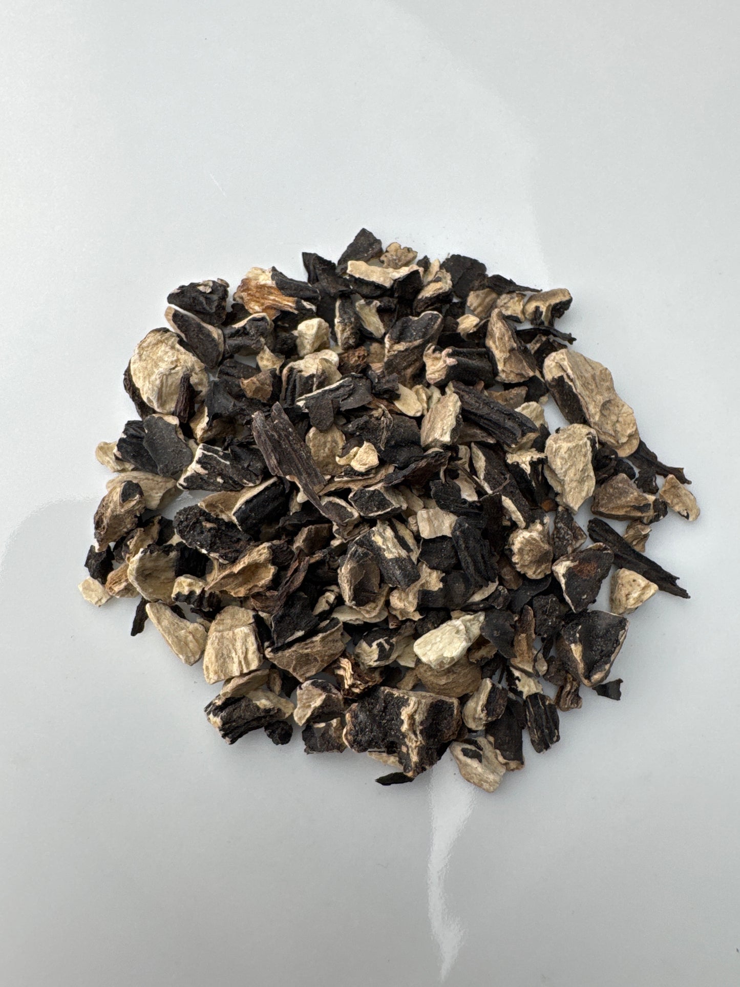Comfrey Root, Cut